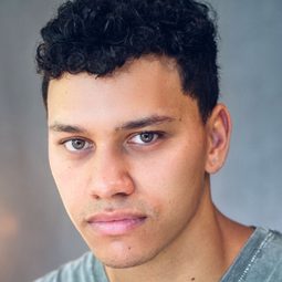 Jayden Daniels - WHINA演員 飾演Cyril