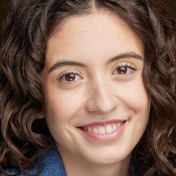 Olivia Presti 飾演 Oona