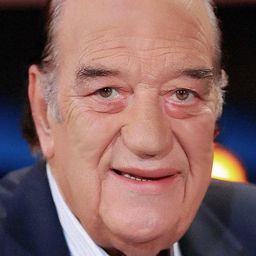 哈珊·霍斯尼 飾演 خليل مرسي الرجابي