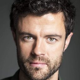 Aitor Merino 飾演 Pedro