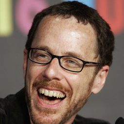 伊頓·高安 - 缺席的男人導演