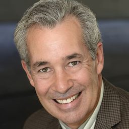 Michael Coons 飾演 Detective in Locker Room