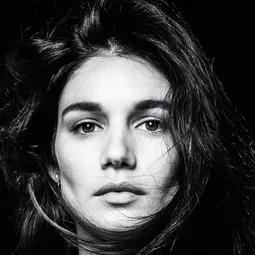 瑪麗艾娜嘉里加 飾演 Marie