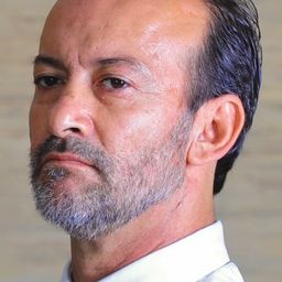 Jaime Omeñaca - 他們的自由年代演員 飾演Contest Photographer