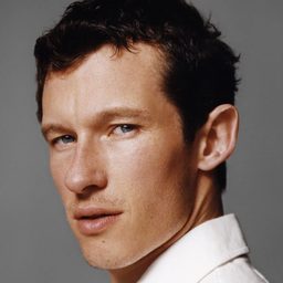 哥倫杜納 飾演 Evan