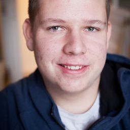 Martin Daquin 飾演 Brian