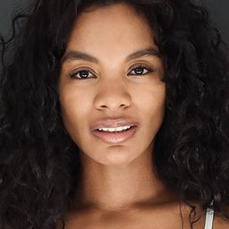 Terri Lane 飾演 Party Girl 3