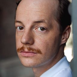 梅林·桑麥爾 飾演 Mr. Pendergast