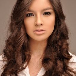 海嘉·克拉普夫 飾演 