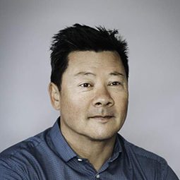 David Forman 飾演 Leonardo / Gang Member