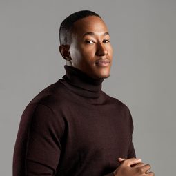 博杭·摩柯 - 醇愛戀曲演員 飾演Dr. Mokoena