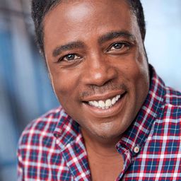 Tamir Yardenne 飾演 George