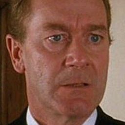 Tristram Jellinek - 御準神偷演員 飾演Phipps