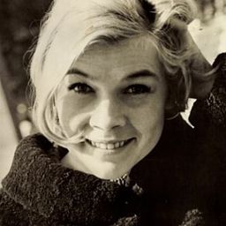 Jutta Wachowiak 飾演 Gabriele Heit