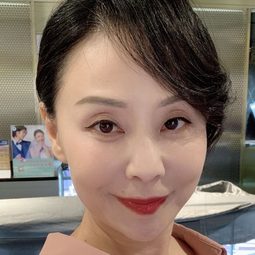 邵玉蘭 飾演 Ko Tzu's Mother