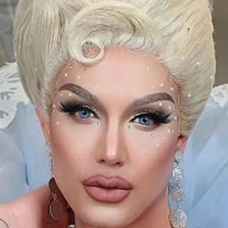 保羅·巴萊斯特羅斯 飾演 Trisha