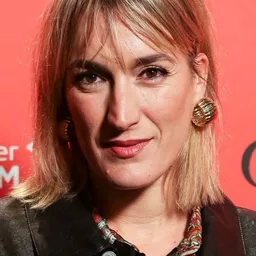 Cristina Alcázar 飾演 Self