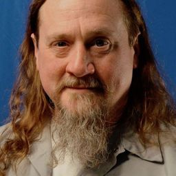 John R. Smith Jnr. 飾演 John Faiella