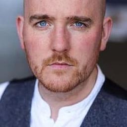 Adam Best 飾演 PJ Johnson