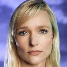 凱莉·麥切特 - 緣來就在聖誕溪演員 飾演Pamela