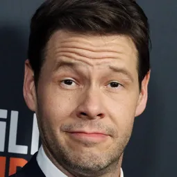 艾奇巴倫侯斯 - 賤鄰2演員 飾演Jimmy