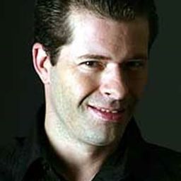 Daniel González - 毋忘當初的妳演員 飾演Wedding Groom