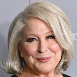 貝蒂·蜜勒 飾演 Winifred Sanderson