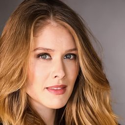 Kate Duffy - 彼岸的真相演員 飾演Eva