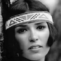 Sacheen Littlefeather - Counselor at Crime演員 飾演Maggie