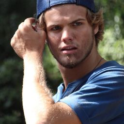 John Paul Kakos - 黑白拉警報演員 飾演Frat Boy 1