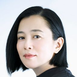 阪井真紀 飾演 Hasebe