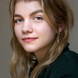 Galatéa Bellugi 飾演 Violette