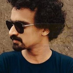 Renji Kankol 飾演 Gopalan