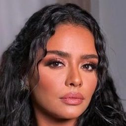 Asmaa Abou El Yazeed 飾演 سلمى