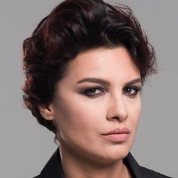 Feride Çetin 飾演 