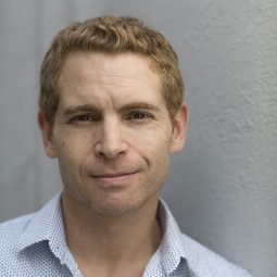 Vayu O'Donnell - Survival Skills演員 飾演Jim Williams