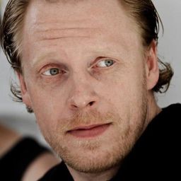 Kristian Høgh Jeppesen - 懸案密碼：雉雞殺手演員 飾演Bjarne Thøgersen