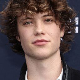 Conor Sherry 飾演 A.J.