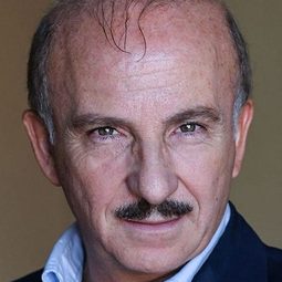 Carlo Buccirosso - Guardians of the Clouds演員 飾演Giovanni