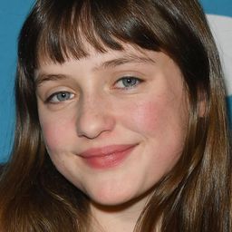 Lola Reid 飾演 Young Grace