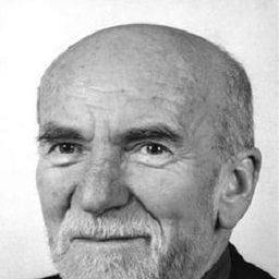 Miroslav Macháček 飾演 Marcel Bernard