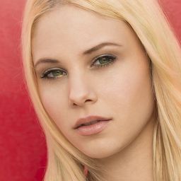 Shayla Beesley 飾演 Daisy Hopper