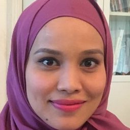 Nadiya Nissa 飾演 Sani