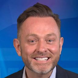 Mike Goldman 飾演 Cop