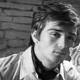 Igor Galo 飾演 Elderly Man