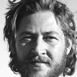 Luke Goebel - 橋之彼端編劇