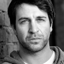 Aljaž Tepina - 黑暗騎士：黎明昇起演員 飾演Hooded Man #2