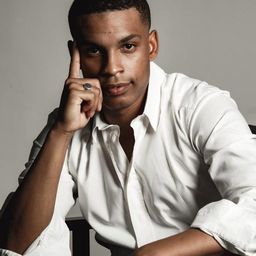 Haroun Fall 飾演 Talib