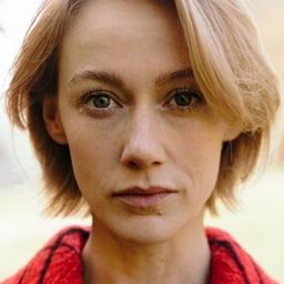 瑪琳·貝爾托夫·歐森 飾演 Eva's Mother