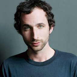 Dov Tiefenbach - 黑幫第二代演員 飾演Teeze